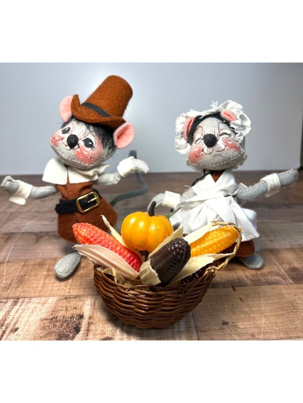 2 Annalee 1965 Thanksgiving Farmer & Pilgrim Mouse Figures Basket Faux Harvest